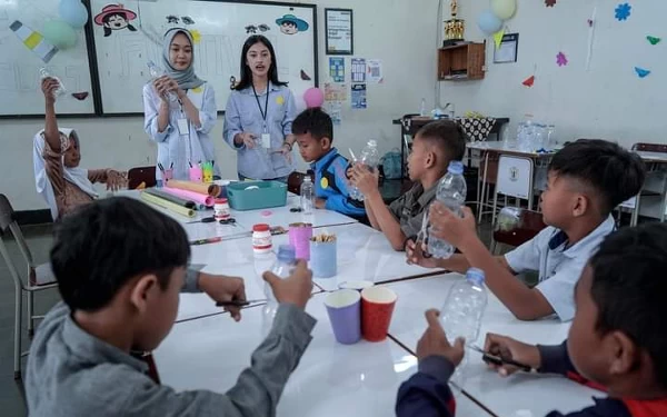 SMAN 1 Bandung Helat Firstival, Rangkul Anak Panti Asuhan Bermain sambil Belajar