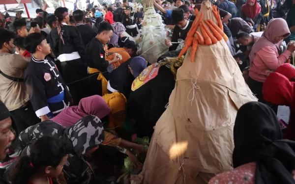 Upacara Ganti Langse Palenggahan Agung Srigati Ngawi, Banyak Warga Luar Kota Incar Kain Mori, Ini Tujuannya