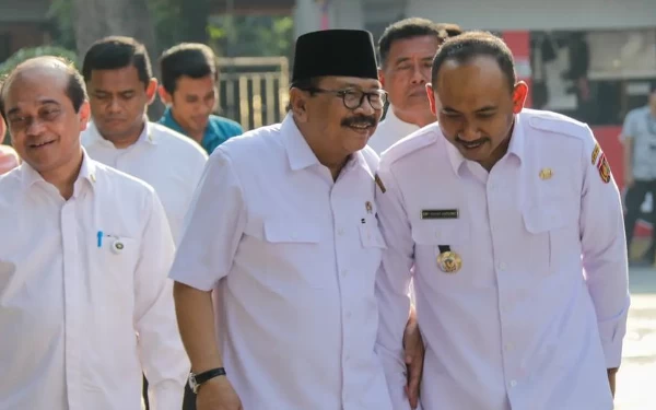 Thumbnail Berita - Kunjungi Ngawi, Wantimpres Soekarwo Bawa 3 Oleh-oleh untuk Presiden Jokowi di Bidang Pertanian Ramah Lingkungan, Apa Saja?