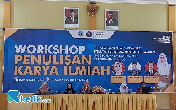 Foto Puluhan guru Bahasa Inggris se-Nganjuk mengikuti Workshop Penulisan Karya Ilmiah oleh Dosen FIB Universitas Brawijaya (UB).