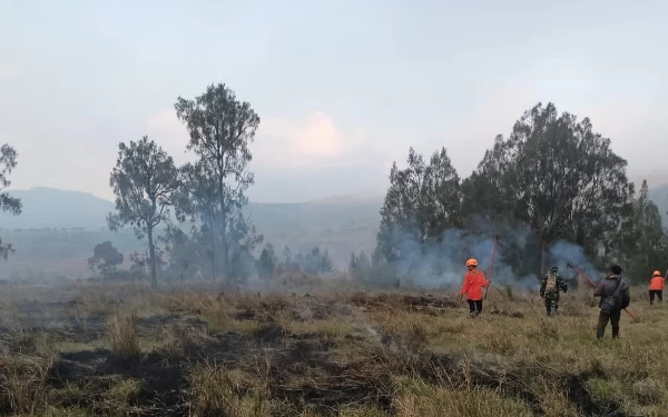 Lahan Seluas 35 Hektar Terbakar di Kawah Urung Bondowoso