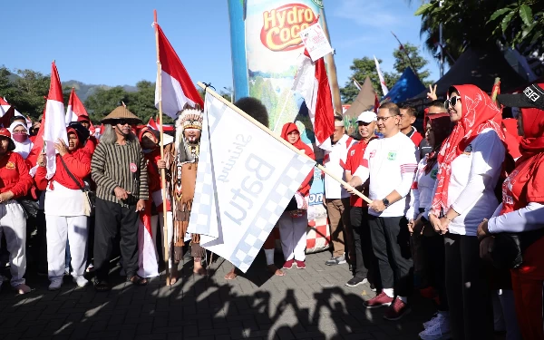 Ribuan Warga Meriahkan Jalan Sehat Heroik HUT Kemerdakaan RI di Kota Batu