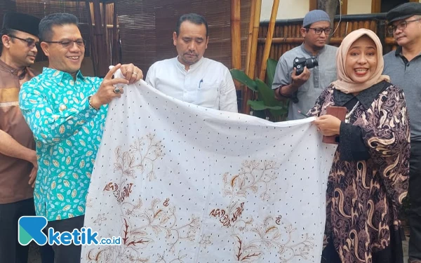 Bupati Bandung Bakal Wajibkan ASN Pakai Seragam Batik Kina Tiap Kamis