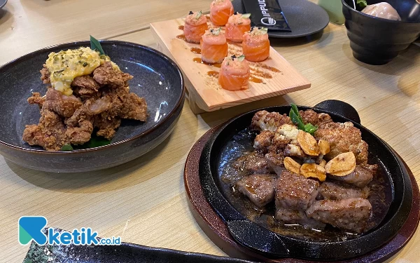 Foto Berbagai macam menu di Ippudo Ramen. (Foto: Shinta Miranda/Ketik.co.id)