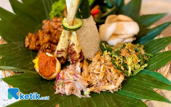 Thumbnail Berita - Perkenalkan Balinese Chicken Soup, Crispy Duck, hingga Nasi Campur Ubud