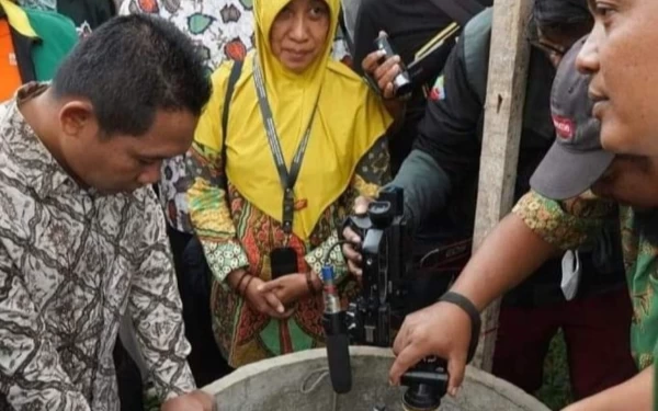 Bupati Lumajang Fasilitasi Sambungan Air di Desa Jatisari Tempeh