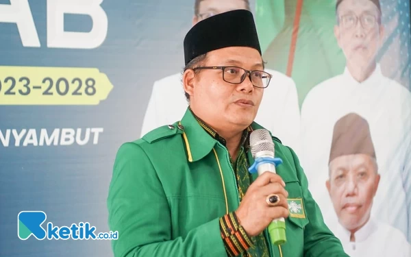 Foto Ketua Pengurus Cabang NU Pacitan KH Sutrisno saat memberikan sambutan. (Foto: Al Ahmadi/Ketik.co.id)