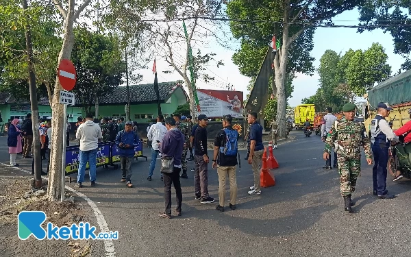 Foto Penataan arus lalu lintas, dilarang berbelok ke Jalan Untung Suropati Utara (foto: Lutfia/Ketik.co.id)