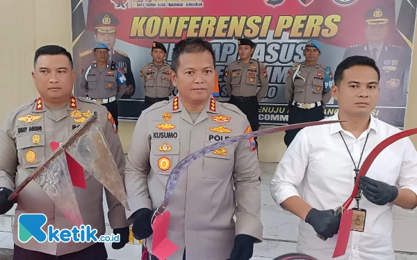 Pamer Sajam di Medsos, 3 Remaja Sidoarjo Diringkus