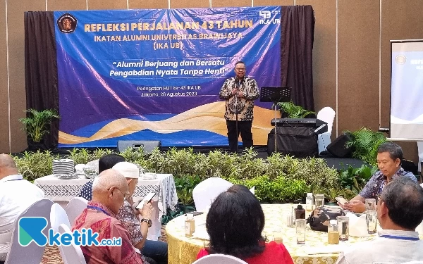 Foto Presidium IKA UB Muhammad Lukman Edy saat memberikan sambutan di acara Refleksi 43 tahun IKA UB. (Foto: Naufal/Ketik.co.id)