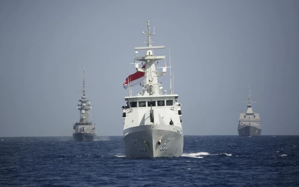 Foto KRI Halasan-630 saat tengah menjalankan tugas pengamanan di laut Natuna. (Foto : Dispen Koarmada II for Ketik.co.id)