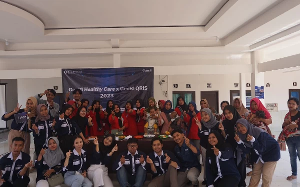 Foto Foto bersama GenBI Jember dan peserta Sosialisasi Kesehatan Gizi Ibu dan Anak di Desa Panduman, Kecamatan Jelbuk (2/9/2023) (Foto: GenBI Jember)