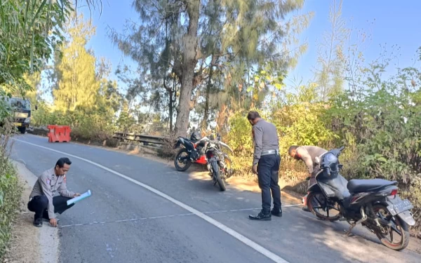 Thumbnail Berita - Mobil Jeep Wisata Bromo Terjun ke Jurang, Satu Wisatawan Meninggal