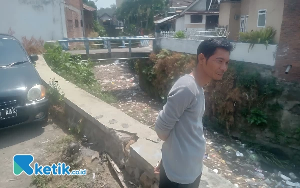 Thumbnail Sampah Menumpuk di Sungai Bunulrejo, Warga Sepakat Kerja Bakti