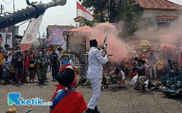 Bikin Merinding! Karnaval Cemorokandang Malang Tampilkan Insiden Hotel Yamato