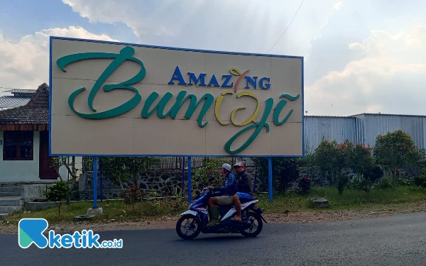 Foto Pintu masuk Desa Bumiaji Kecamatan Bumiaji Kota Batu. (Foto: Sholeh/ketik.co.id)