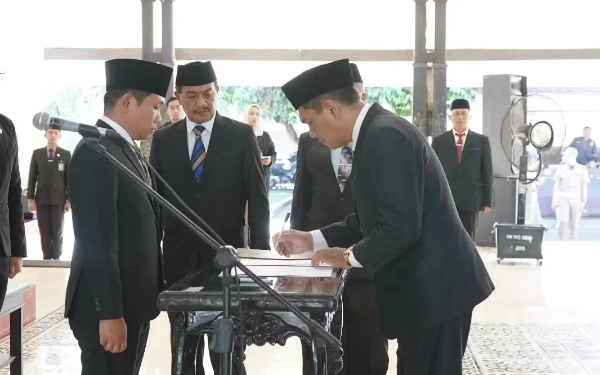 Thumbnail Berita - Cak Thoriq Minta ASN Jaga Integritas, Profesionalisme dan Komitmen