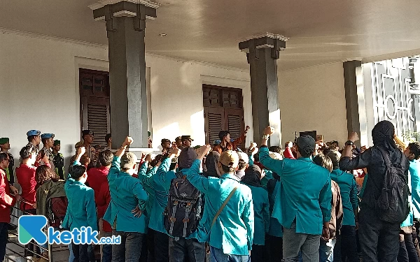 Akhir Masa Jabatan, Mahasiswa Malang Raya Demo Tagih Janji Sutiaji