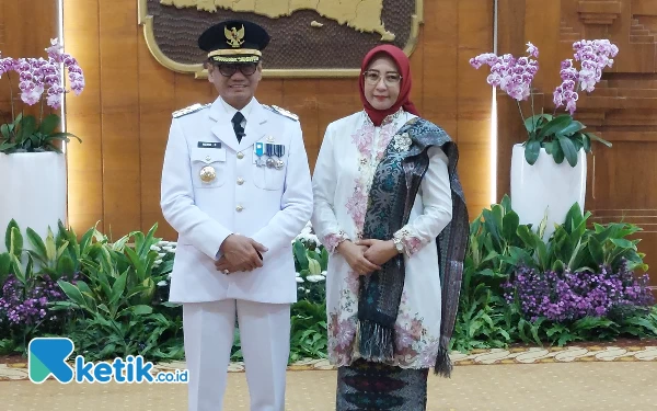 Foto Pj Bupati Tulungagung, Heru Suseno beserta istri. (Foto: Husni Habib/Ketik.co.id)