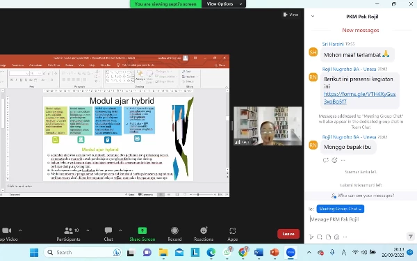 Foto Septina Alrianingrum, SS., M.Pd memparkan materi Implementasi Modul ajar hybrid berbasis ESD pada pelajaran sejarah (Foto: Dok. Pribadi)