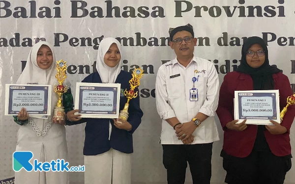 Foto Pemenang Lomba video Jaga Bahasa di tingkat SMA. (Foto: Shinta Miranda/Ketik.co.id)