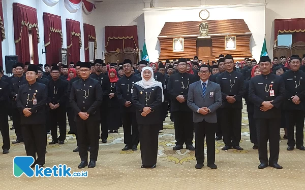 Peringatan Hari Guru Sedunia, Khofifah Ajak Guru Terus Berinovasi