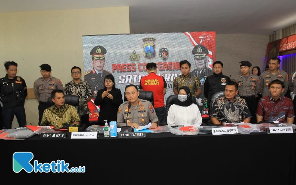 Foto Press Rilis Polrestabes Surabaya Kasus Penganiayaan hingga tewas oleh tersangka GR. (Foto: Shinta Miranda/Ketik.co.id)