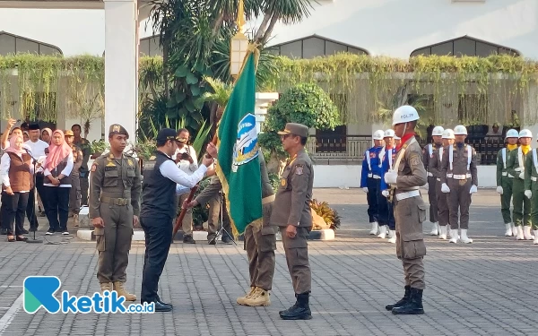 Setelah Mengelilingi 38 Kabupaten/Kota, Kirab Pataka Jer Basuki Mawa Beya Tiba di Kantor Gubernur Jatim