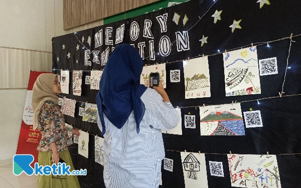 Foto Memory exhibition yang memamerkan karya-karya lansia. (Foto: Lutfia/Ketik.co.id)