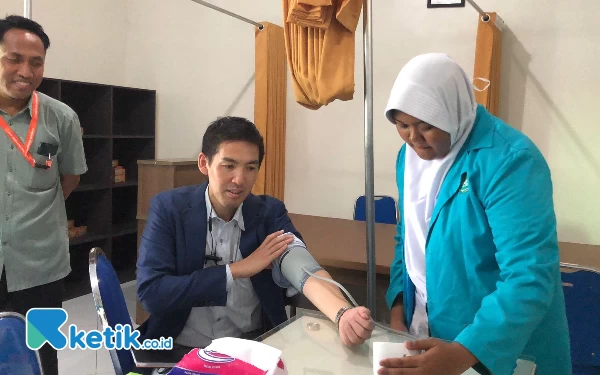 Thumbnail Berita - Penuhi Kebutuhan Caregiver di Jepang, SMK Kesehatan Surabaya Jajaki Kerja Sama dengan JICWELS