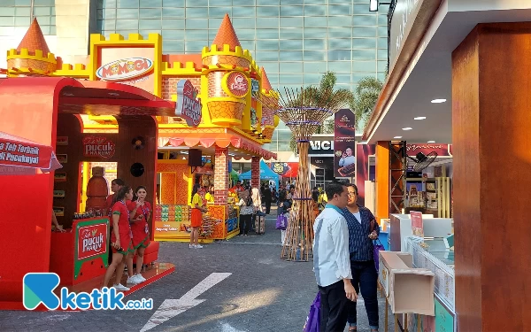 Foto Suasana pameran PRJ Surabaya. (Foto: Husni Habib/Ketik.co.id)