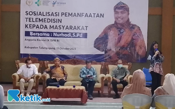 Foto Narasumber yang hadir diacara Sosialisasi Pemanfaatan Telemedicine Kepada Masyarakat dari anggota DPR, Dirjen Kemenkes RI, Dinas Kesehatan Provinsi Jawa Timur dan Dinas Kesehatan Kabupaten Jawa Timur.