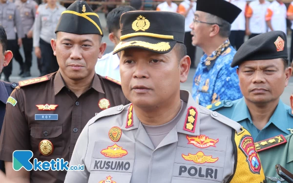 Foto Kapolresta Sidoarjo Kombes Pol Kusumo Wahyu Bintoro memberikan keterangan usai memimpin Apel Gelar Pasukan Mantap Brata Semeru. (Foto : Yudha Fury / Ketik.co.id)