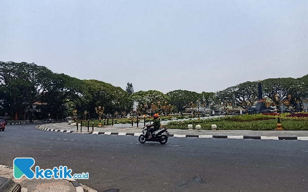 Diserbu Pengunjung, Dishub Kota Malang Segera Pasang Zebra Cross di Alun-Alun Tugu