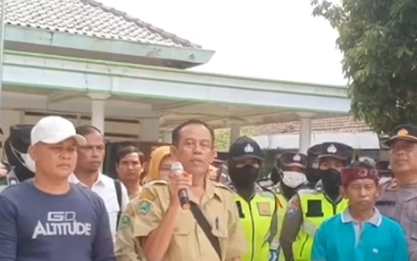 Thumbnail Dinilai Langgar Perbup Magetan, Kades Pojok Akhirnya Pecat Modin yang Diduga Tak Bisa Baca Doa