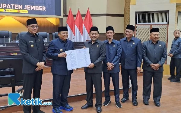 Bupati dan DPRD Jember Setujui Perda Pajak dan Retribusi Daerah, Targetkan Meningkat 10 Persen