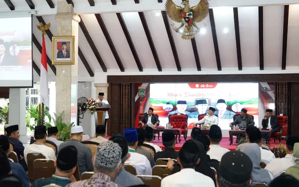 Foto Sanusi, Bupati Malang ketika Peringatan Hari Santri Nasional di Pendapa Agung Kabupaten Malang. (Foto : Prokopim Kabupaten Malang).