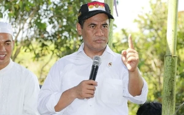 Thumbnail Berita - Reshuffle Jokowi, Andi Amran Sulaiman Resmi Jadi Menteri Pertanian Lagi