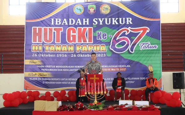 Foto Bupati Kaimana Freddy Thie mengapresiasi kontribusi selama ini dari Gereja Kristen Injili (GKI) di Tanah Papua. (Istimewa/ Humas Pemkab Kaimana)