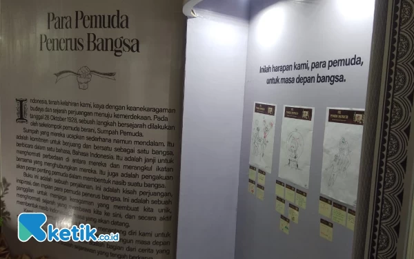 Foto Penampakan buku besar pemuda masa kini yang dipamerkan di Perpustakaan PCU. (Foto: Husni Habib/Ketik.co.id)