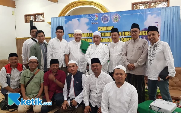 Pertamina Keliling Ponpes, Gelar Seminar Kedaulatan Energi Migas dan Sholawat Bersama Warga