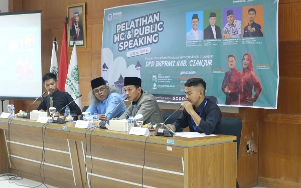 Thumbnail Berita - Tingkatkan Keterampilan, BKPRMI Cianjur Gelar Pelatihan MC dan Public Speaking