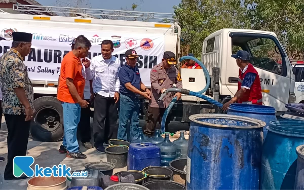 Thumbnail Berita - 100 Ribu Liter Air Disalurkan PWI Tuban Bagi Warga yang Alami Krisis Air Bersih