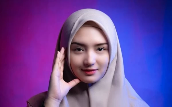 Thumbnail Influencer Rayisa Nayla Salwaa Bagikan Tips Nyaman Belajar Online, Yuk Simak!