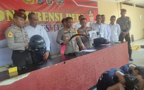 5 Anggota Gengster Guk Guk dan Orang Galau Dibekuk, Polres Tuban Himbau Warga Tak Perlu Takut Ngopi di Luar