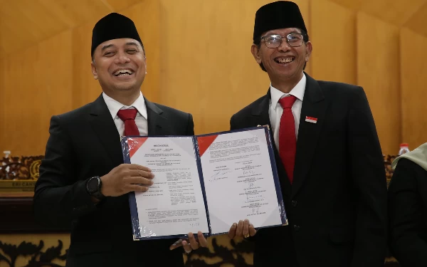 Thumbnail Berita - DPRD Surabaya Sahkan RAPBD Kota Pahlawan Rp 10,9 Triliun, Prioritas di Dua Bidang