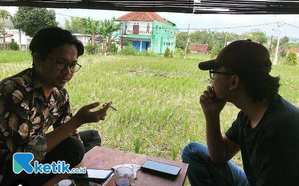 Foto Esonja Cafe tempat nongkrong yang disukai berbagai kalangan dengan view alam terbuka. (Foto: Dok. Ketik.co.id)