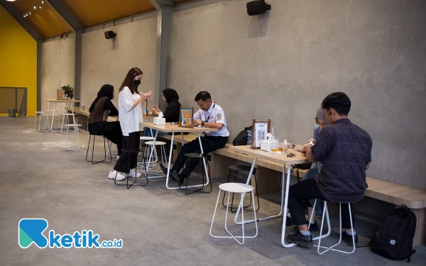 Foto Bahagia Kopi di Jalan Braga Kota Bandung. (Foto: Iwa/Ketik.co.id)