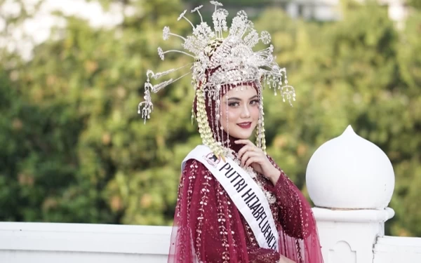 Foto Lailla Rahmawaty, Winner Putri Hijabfluencer Jakarta 2023 kenakan pakaian adat (Foto: dokumen pribadi)