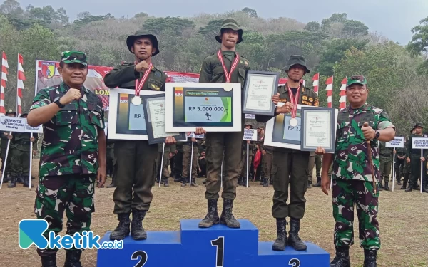 Foto Juara halang rintang putra foto bersama Pangdam V/Brawijaya  (foto: Sutejo/ketik.co.id)